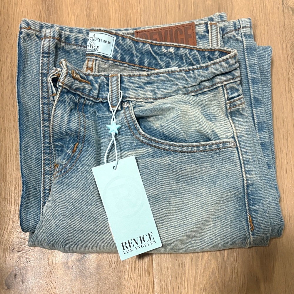 TLC/Ocean Ave REVICE Light Wash Relaxed Women’s Jeans! 26